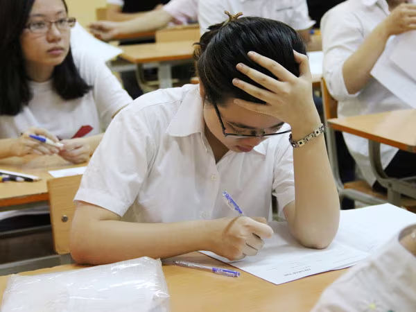 Đề khó, 90% bài thi Tiếng Anh dưới trung bình ảnh 1 Đề khó, 90% bài thi Tiếng Anh dưới trung bình ảnh 1