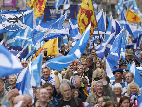 Lại nóng chuyện đi - ở của Scotland ảnh 1 Lại nóng chuyện đi - ở của Scotland ảnh 1