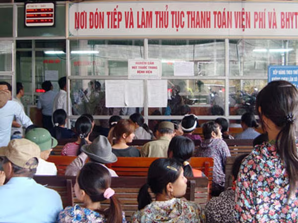 Bệnh viện ồ ạt xin... "xuống hạng"  ảnh 1