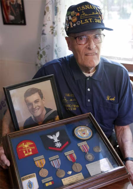 Nhân chứng sống sót sau trận "Trân Châu Cảng thứ hai" ảnh 1