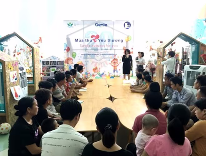 Bệnh nhi và người nhà xúc động đón nhận chương trình “Mùa thu yêu thương” Bệnh nhi và người nhà xúc động đón nhận chương trình “Mùa thu yêu thương”