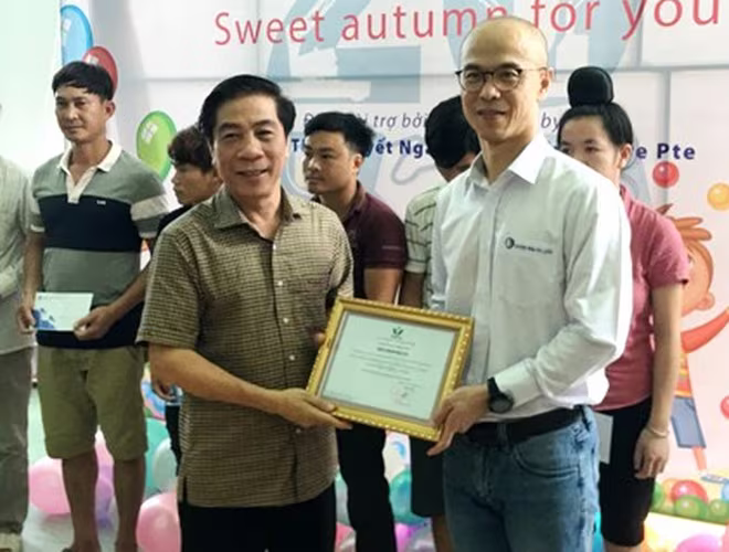 Lãnh đạo Bệnh viện Nhi Trung ương trao Thư cảm ơn cho Tập đoàn Terex và Công ty TNHH Tuyết Nga Lãnh đạo Bệnh viện Nhi Trung ương trao Thư cảm ơn cho Tập đoàn Terex và Công ty TNHH Tuyết Nga