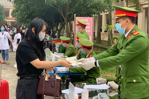 Cán bộ, công chức phải dấn thân vào khó khăn, gian khổ, dám chịu trách nhiệm ảnh 3 Cán bộ, công chức phải dấn thân vào khó khăn, gian khổ, dám chịu trách nhiệm ảnh 3