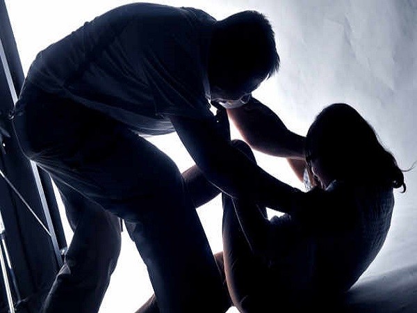 Nhóm công nhân cơ khí hãm hiếp bé gái 13 tuổi ảnh 1 Nhóm công nhân cơ khí hãm hiếp bé gái 13 tuổi ảnh 1