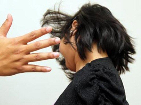 Cha dượng đánh con riêng đến bất tỉnh vì tội nói dối ảnh 1 Cha dượng đánh con riêng đến bất tỉnh vì tội nói dối ảnh 1