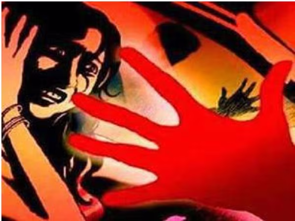 Ba gã hàng xóm hiếp dâm tập thể một phụ nữ đã ly hôn ảnh 1