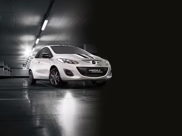 Phiên bản đặc biệt Mazda2 Black và White chính thức trình làng ảnh 1