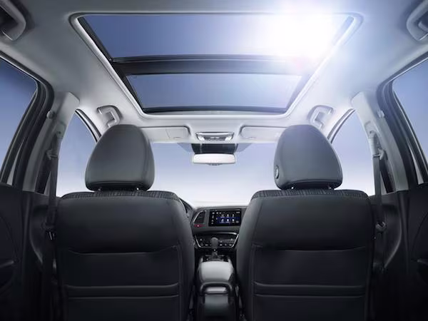 Honda HR-V 2015: Rộng rãi và tiện lợi ảnh 5 Honda HR-V 2015: Rộng rãi và tiện lợi ảnh 5