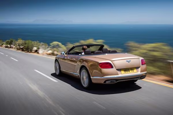 Bentley ra mắt dòng xe Continental GT và Flying Spur mới ảnh 4