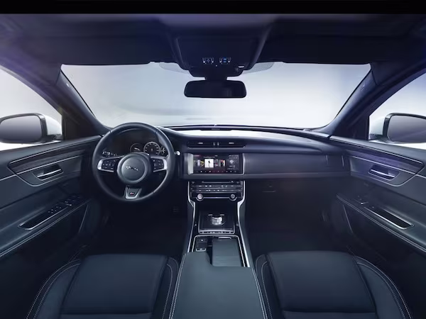 Jaguar tung ảnh teaser của XF 2016, trình làng vào 24-3 ảnh 1 Jaguar tung ảnh teaser của XF 2016, trình làng vào 24-3 ảnh 1