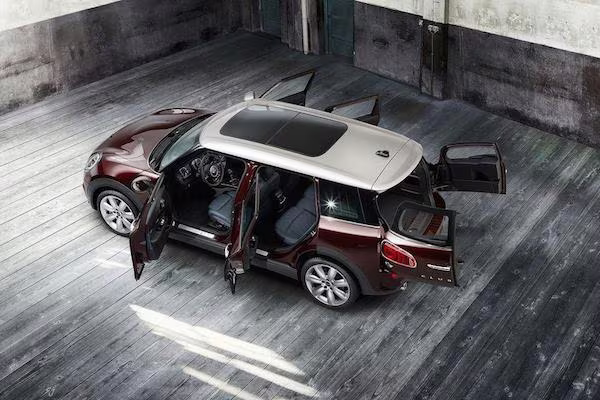 MINI Clubman mới xuất hiện với kiểu dáng hiện đại, phá cách ảnh 4 MINI Clubman mới xuất hiện với kiểu dáng hiện đại, phá cách ảnh 4