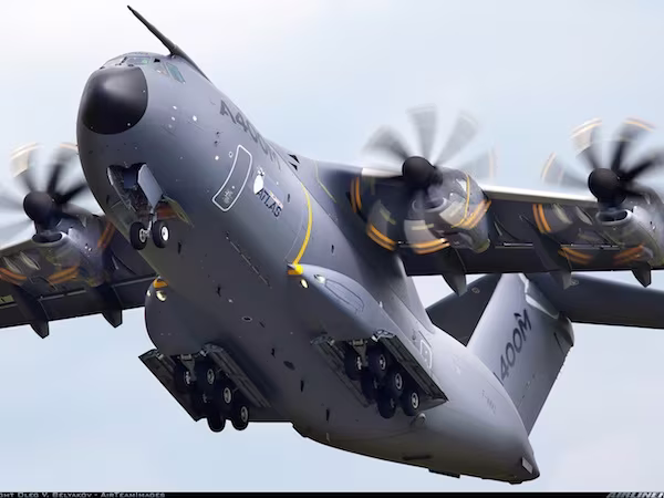 Không quân Anh tiếp tục nhận thêm các máy bay vận tải 400M Atlas ảnh 1