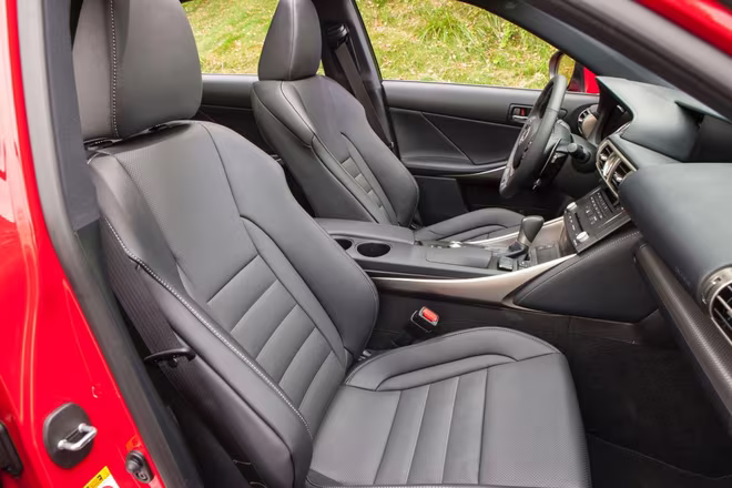 Lexus IS 2016: Thêm mạnh mẽ và sang trọng ảnh 8 Lexus IS 2016: Thêm mạnh mẽ và sang trọng ảnh 8