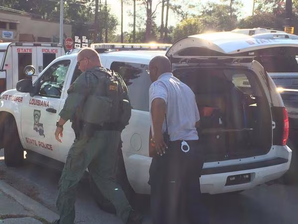 1 cảnh sát bị bắn chết, 3 người bị đâm tại Louisiana, Mỹ ảnh 2