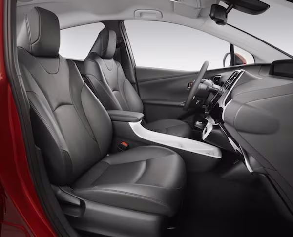 Toyota Prius mới: Thiết kế phá cách, tiết kiệm nhiên liệu ảnh 2 Toyota Prius mới: Thiết kế phá cách, tiết kiệm nhiên liệu ảnh 2