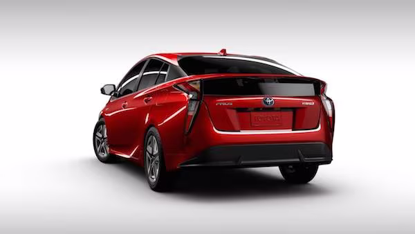 Toyota Prius mới: Thiết kế phá cách, tiết kiệm nhiên liệu ảnh 6 Toyota Prius mới: Thiết kế phá cách, tiết kiệm nhiên liệu ảnh 6