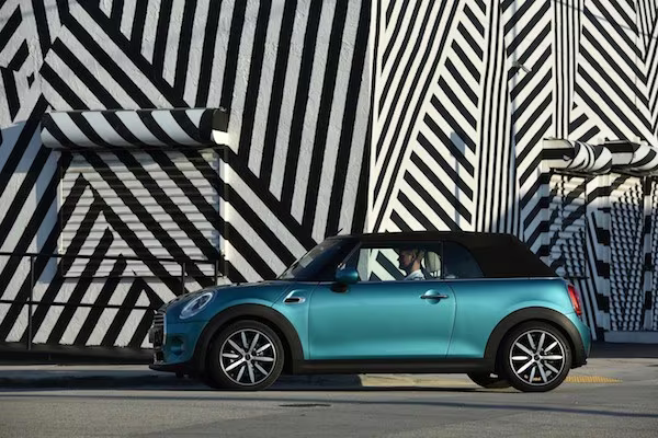 MINI Convertible 2016: Rộng rãi và mạnh mẽ hơn ảnh 6 MINI Convertible 2016: Rộng rãi và mạnh mẽ hơn ảnh 6