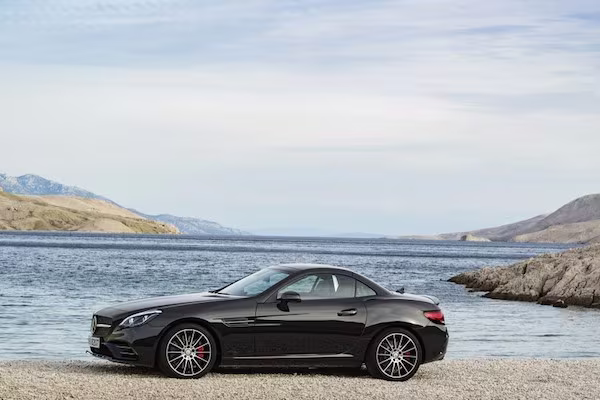Chiêm ngưỡng ảnh đẹp long lanh của Mercedes SLC 2017 mui trần ảnh 4 Chiêm ngưỡng ảnh đẹp long lanh của Mercedes SLC 2017 mui trần ảnh 4