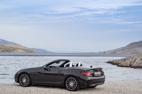 Chiêm ngưỡng ảnh đẹp long lanh của Mercedes SLC 2017 mui trần ảnh 3 Chiêm ngưỡng ảnh đẹp long lanh của Mercedes SLC 2017 mui trần ảnh 3