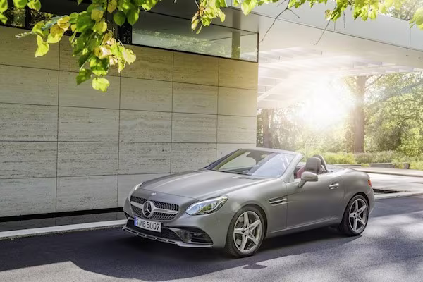 Chiêm ngưỡng ảnh đẹp long lanh của Mercedes SLC 2017 mui trần ảnh 8 Chiêm ngưỡng ảnh đẹp long lanh của Mercedes SLC 2017 mui trần ảnh 8