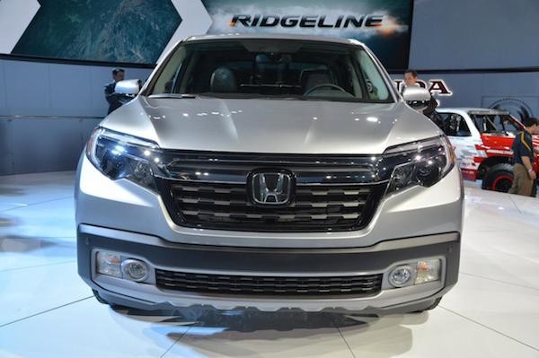 Honda Ridgeline 2017: Xe bán tải đầu tiên xuất âm thanh ra cả thùng xe ảnh 7 Honda Ridgeline 2017: Xe bán tải đầu tiên xuất âm thanh ra cả thùng xe ảnh 7
