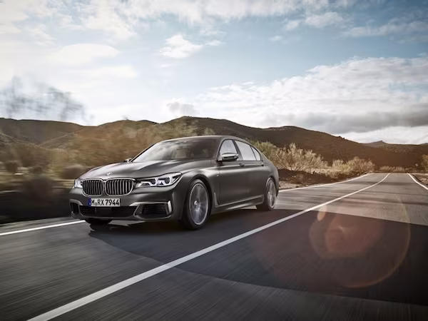 BMW M760i xDrive 2017 siêu sang trọng chính thức xuất hiện ảnh 1