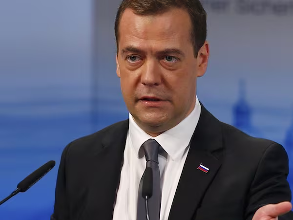 Thủ tướng Medvedev: Thổ Nhĩ Kì "gài bẫy" NATO khi bắn rơi Su-24 của Nga ảnh 1