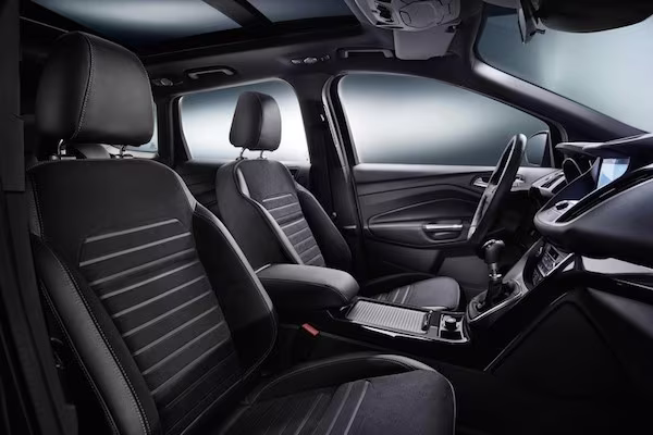 Ford Kuga: Thiết kế mới mẻ, thêm lựa chọn về động cơ ảnh 4