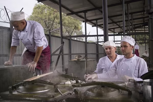 Chùm ảnh đời sống binh lính Nga bên trong căn cứ Khmeimem ảnh 12 Chùm ảnh đời sống binh lính Nga bên trong căn cứ Khmeimem ảnh 12