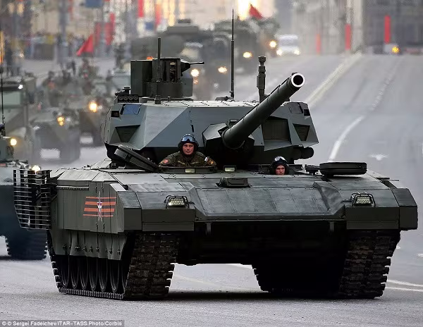 Quân đội Nga chuẩn bị nhận 20 xe tăng Armata T-14 vào năm 2016 ảnh 1