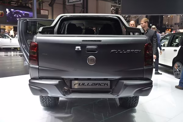 Xe bán tải Fiat Fullback: Thiết kế thể thao, bắt mắt ảnh 3 Xe bán tải Fiat Fullback: Thiết kế thể thao, bắt mắt ảnh 3
