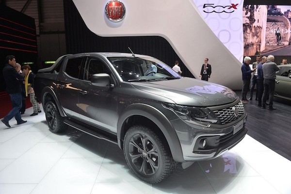 Xe bán tải Fiat Fullback: Thiết kế thể thao, bắt mắt ảnh 2 Xe bán tải Fiat Fullback: Thiết kế thể thao, bắt mắt ảnh 2