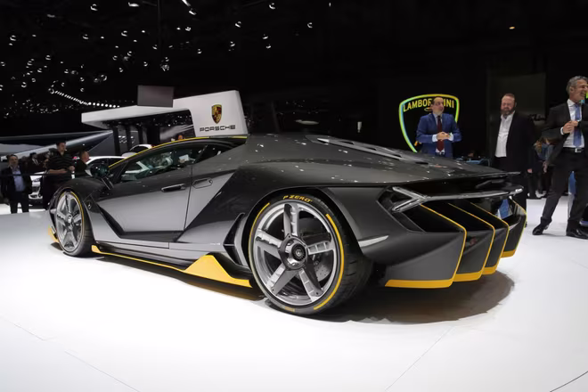 Lamborghini Centenario chính thức xuất hiện với giá bán 1,9 triệu USD ảnh 7 Lamborghini Centenario chính thức xuất hiện với giá bán 1,9 triệu USD ảnh 7