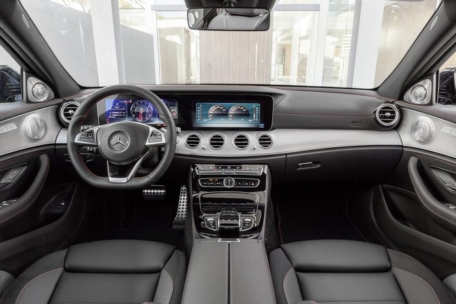 Mercedes-AMG E43: Mạnh mẽ và sang trọng ảnh 4 Mercedes-AMG E43: Mạnh mẽ và sang trọng ảnh 4