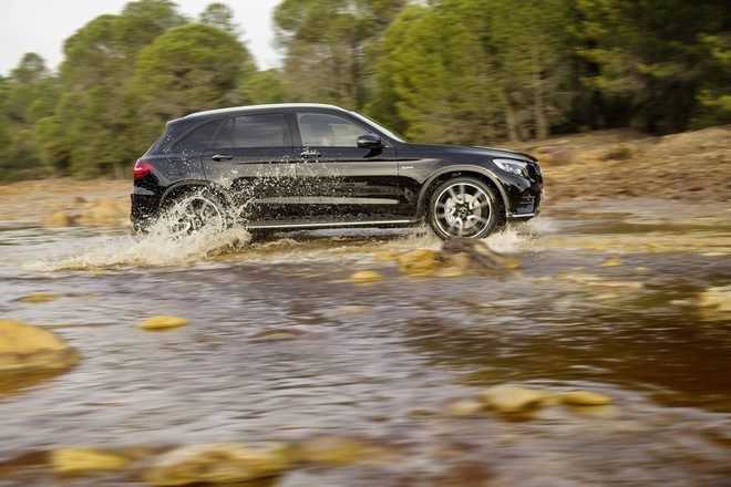 Mercedes-AMG GLC43: Thể thao và sang trọng ảnh 3 Mercedes-AMG GLC43: Thể thao và sang trọng ảnh 3
