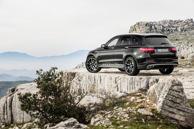 Mercedes-AMG GLC43: Thể thao và sang trọng ảnh 4 Mercedes-AMG GLC43: Thể thao và sang trọng ảnh 4