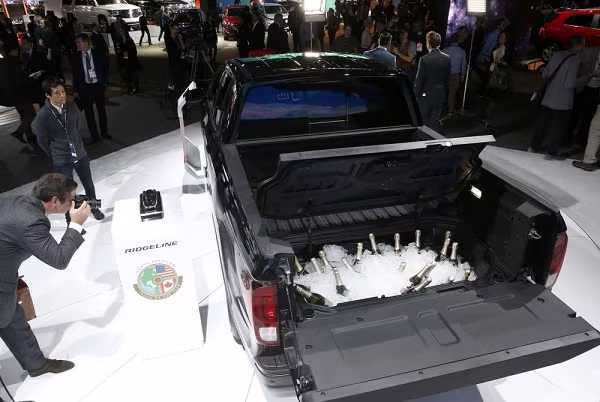 Những mẫu xe được mong chờ nhất thế giới khoe "đường cong" tại Detroit ảnh 19