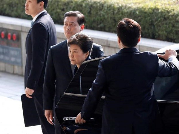 Bà Park Geun-hye xin lỗi người dân Hàn Quốc trước khi bị thẩm vấn ảnh 1 Bà Park Geun-hye xin lỗi người dân Hàn Quốc trước khi bị thẩm vấn ảnh 1