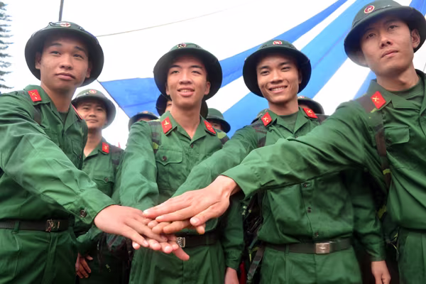 Bí thư Thành uỷ Phạm Quang Nghị động viên tân binh lên đường nhập ngũ ảnh 8