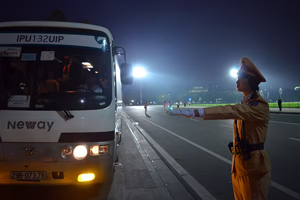 Xem Công an Hà Nội dẫn đoàn, đảm bảo an ninh Lễ Khai mạc IPU 132 ảnh 1