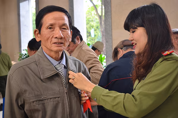 Cuộc hội ngộ của những người lính viết nên bản anh hùng ca vang mãi ảnh 9 Cuộc hội ngộ của những người lính viết nên bản anh hùng ca vang mãi ảnh 9