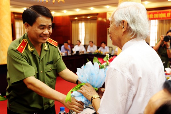 Chân tình buổi gặp mặt thân mật giữa CATP Hà Nội với lãnh đạo các cơ quan báo chí ảnh 1 Chân tình buổi gặp mặt thân mật giữa CATP Hà Nội với lãnh đạo các cơ quan báo chí ảnh 1