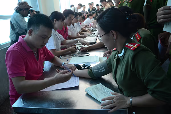 Tuổi trẻ Công an Thủ đô hiến máu vì cộng đồng: Một giọt máu cho đi... ảnh 4 Tuổi trẻ Công an Thủ đô hiến máu vì cộng đồng: Một giọt máu cho đi... ảnh 4