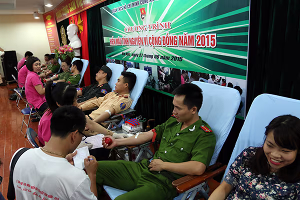 Tuổi trẻ Công an Thủ đô hiến máu vì cộng đồng: Một giọt máu cho đi... ảnh 8 Tuổi trẻ Công an Thủ đô hiến máu vì cộng đồng: Một giọt máu cho đi... ảnh 8