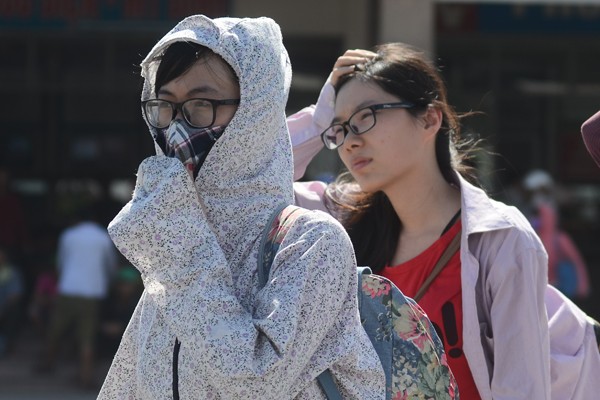 Sĩ tử đội nắng đổ về Hà Nội dự thi ảnh 3 Sĩ tử đội nắng đổ về Hà Nội dự thi ảnh 3
