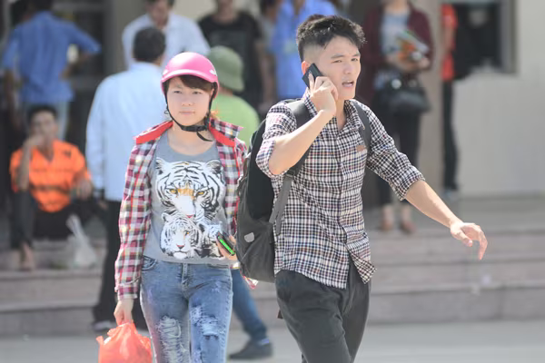 Sĩ tử đội nắng đổ về Hà Nội dự thi ảnh 4 Sĩ tử đội nắng đổ về Hà Nội dự thi ảnh 4