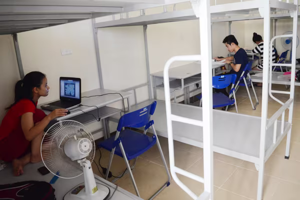 Sĩ tử đội nắng đổ về Hà Nội dự thi ảnh 14 Sĩ tử đội nắng đổ về Hà Nội dự thi ảnh 14