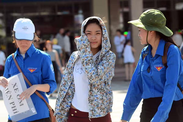 Sĩ tử đội nắng đổ về Hà Nội dự thi ảnh 8 Sĩ tử đội nắng đổ về Hà Nội dự thi ảnh 8