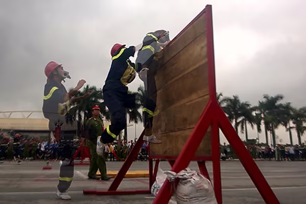 Xem lính cứu hỏa thi tài ứng phó với giặc lửa ảnh 5