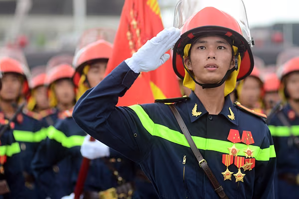 Xem lính cứu hỏa thi tài ứng phó với giặc lửa ảnh 1